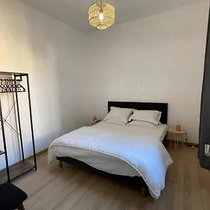  Appartement Honore, Véritable Tout à Pied, Plein Centre-ville, Plage à 5min à Pied