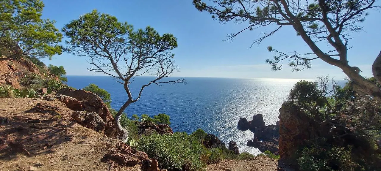 Vue exceptionnelle sur la mer et le Cap Estérel Saint-Raphaël