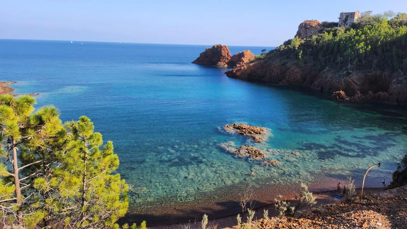 Vue exceptionnelle sur la mer et le Cap Estérel Saint-Raphaël Appartement
