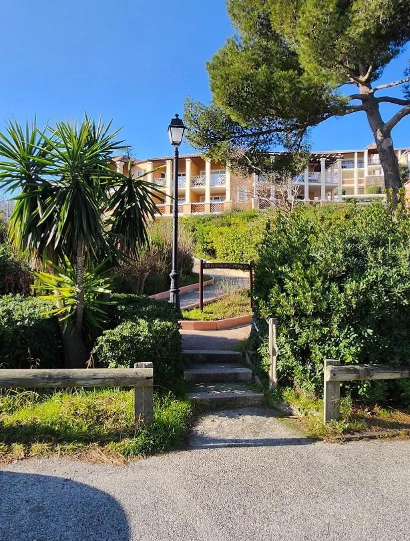 Vue exceptionnelle sur la mer et le Cap Estérel Saint-Raphaël